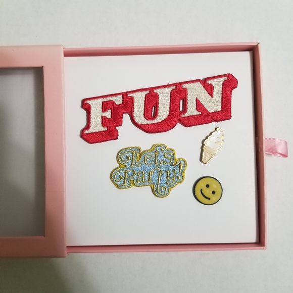 Ban.do Flair pins and paches sets - Picture 6 of 6